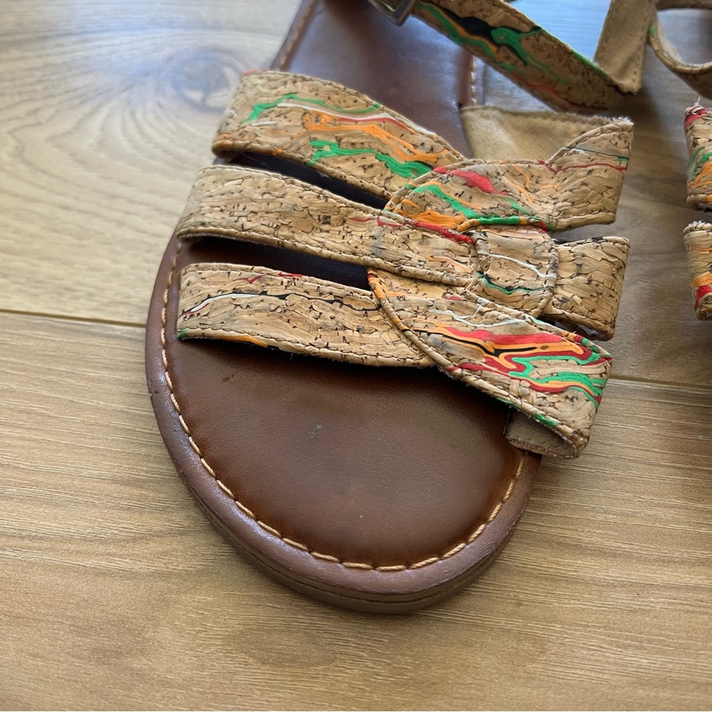 TOMS |โ Beige & Red Cork Zoe Sandal - Picture 4 of 11